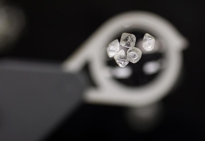 discount-trends-hong-kong-protests-slow-diamond-sales-growth-de-beers-2015-3